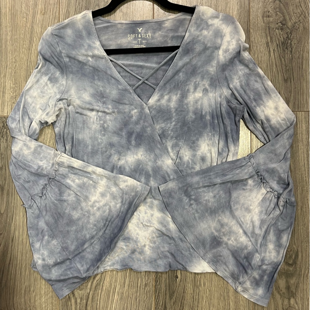 American Eagle Soft & Sexy Faux Wrap Tie Dye Blue Bell Sleeve V-Neck Top Shirt M